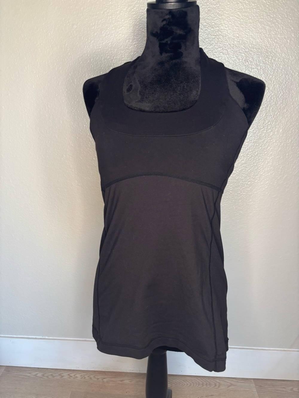 lululemon athletica Black Racerback Tank Top with built in Bra Size 10